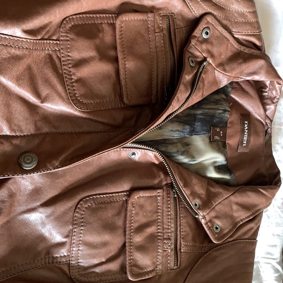 ⭐️SOLD Danier - Vintage Leather Jacket - Picture 4 of 8